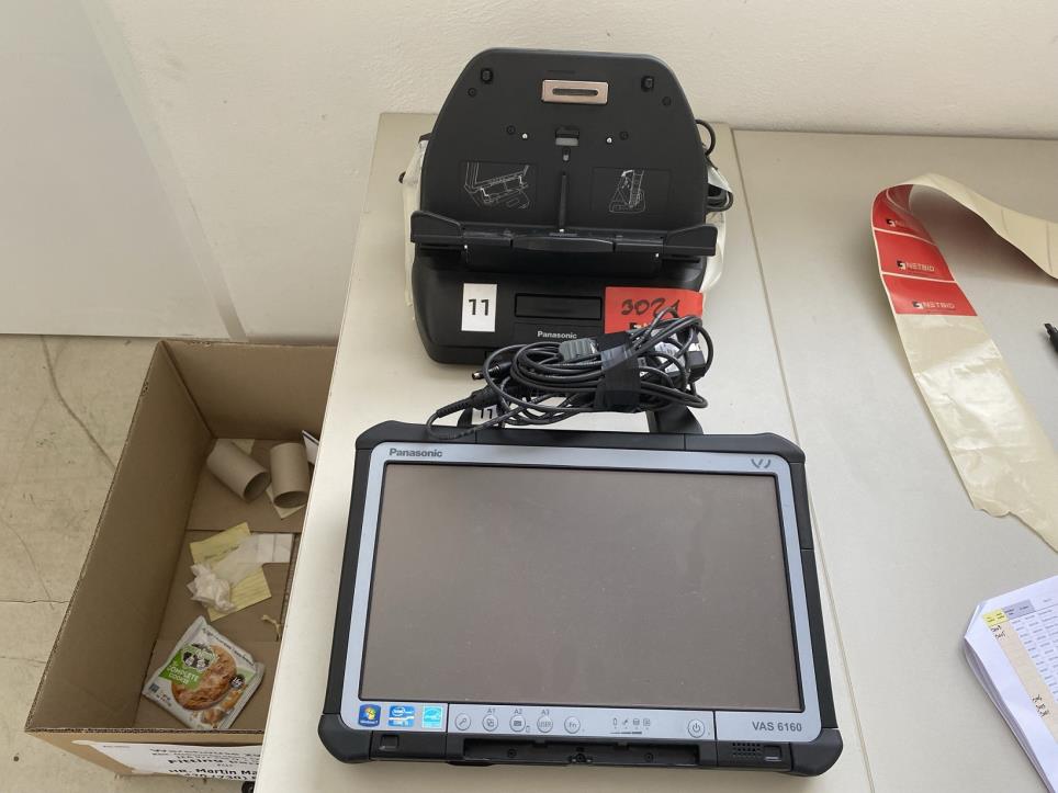 Metal working machines and work equipment (safety shoes)-1